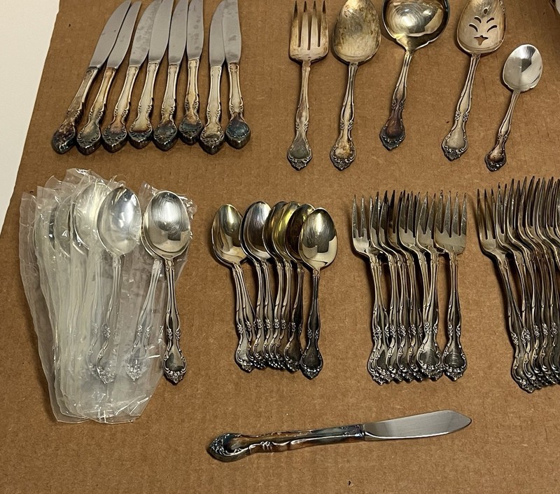 Vintage Rogers Bros. “Oneida Affection” 46 Piece Silverware Set. Floral Designs