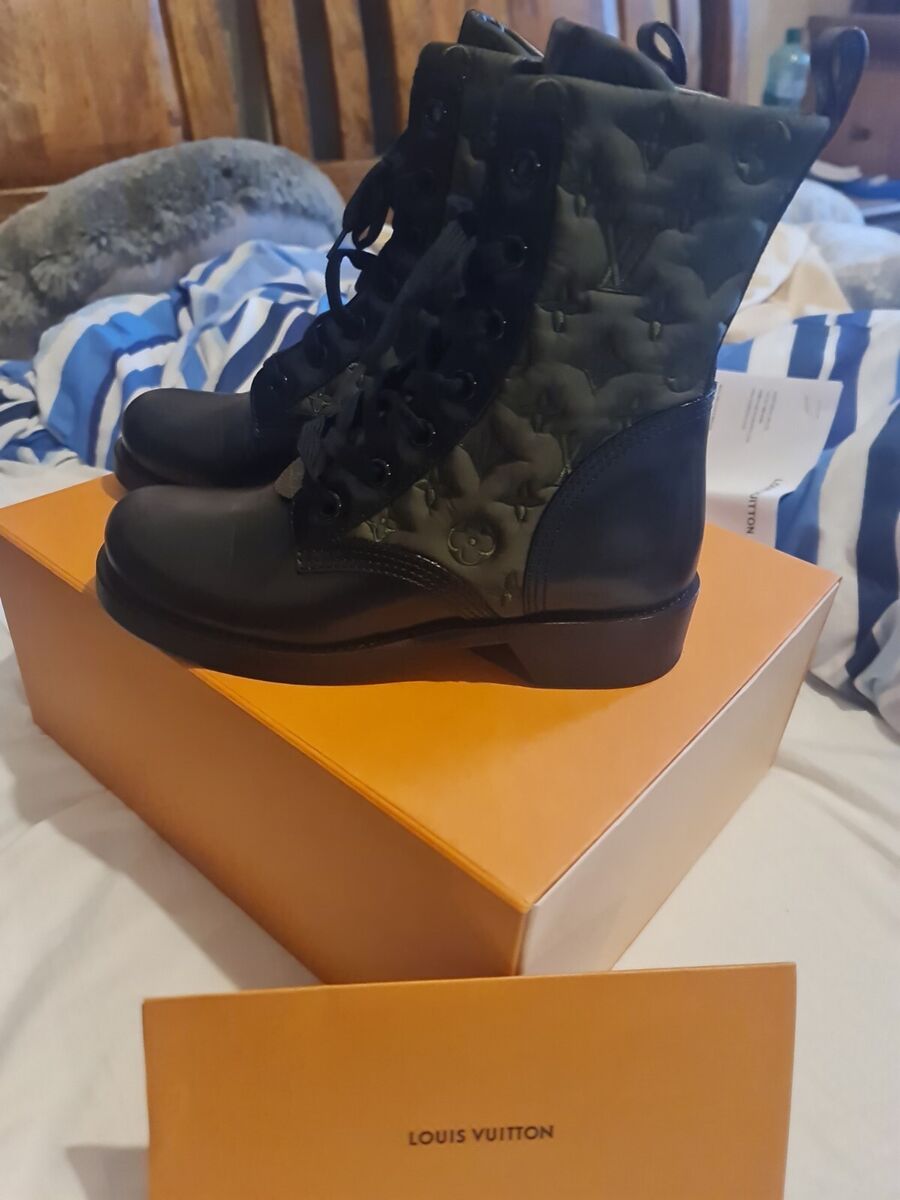 GENUINE LOUIS VUITTON WOMENS BOOTS METROPOLIS FLAT RANGER GENUINE LOUIS VUITTON WOMENS BOOTS METROPOLIS FLAT RANGER