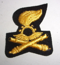 ESERCITO ITALIANO Fregio x bustina ARTIGLIERIA CONTRAEREA ricamato su panno nero
