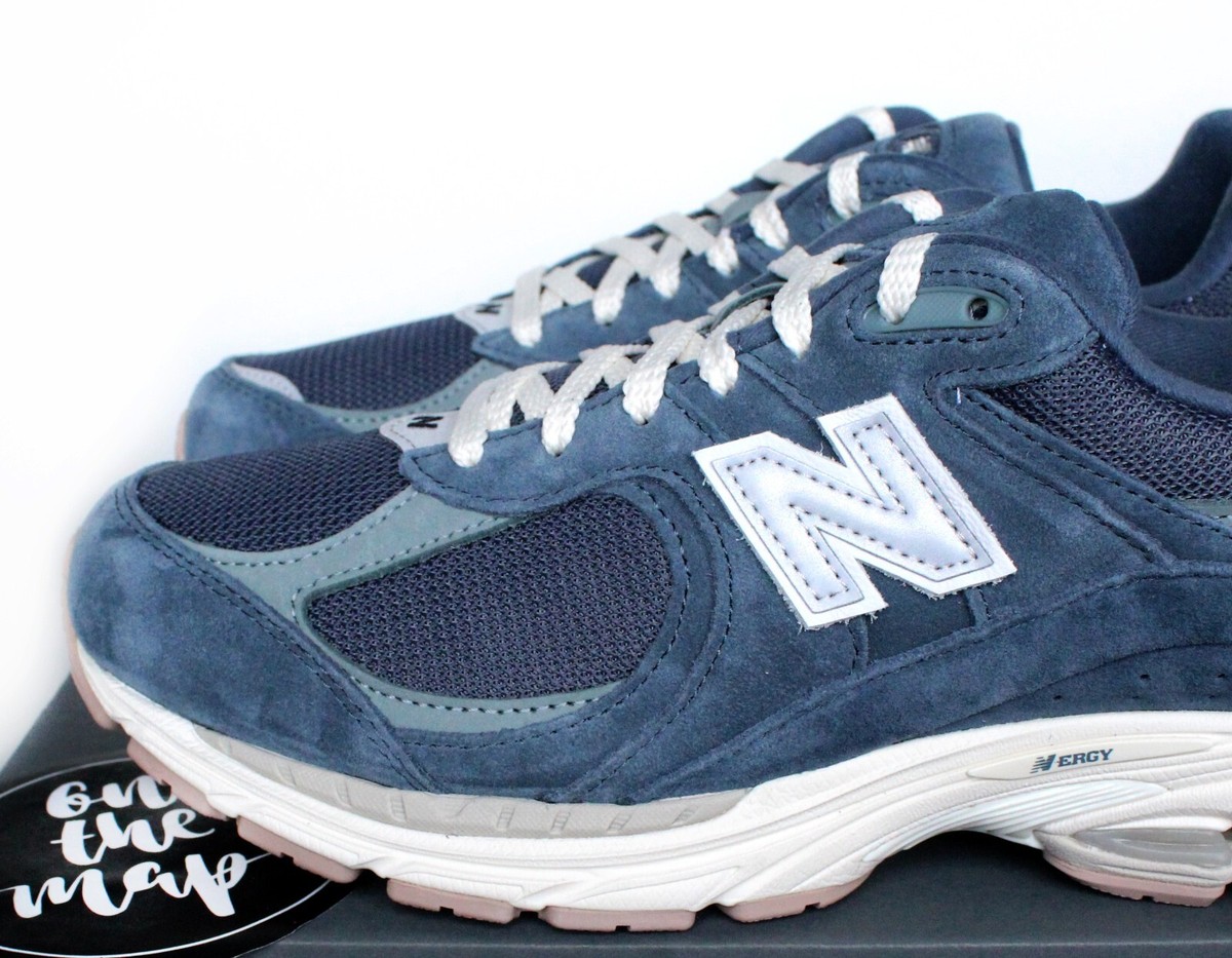 NEW BALANCE　2002R ブルー×グレー New Balance 2002 sneakers in gray with blue detail | ASOS