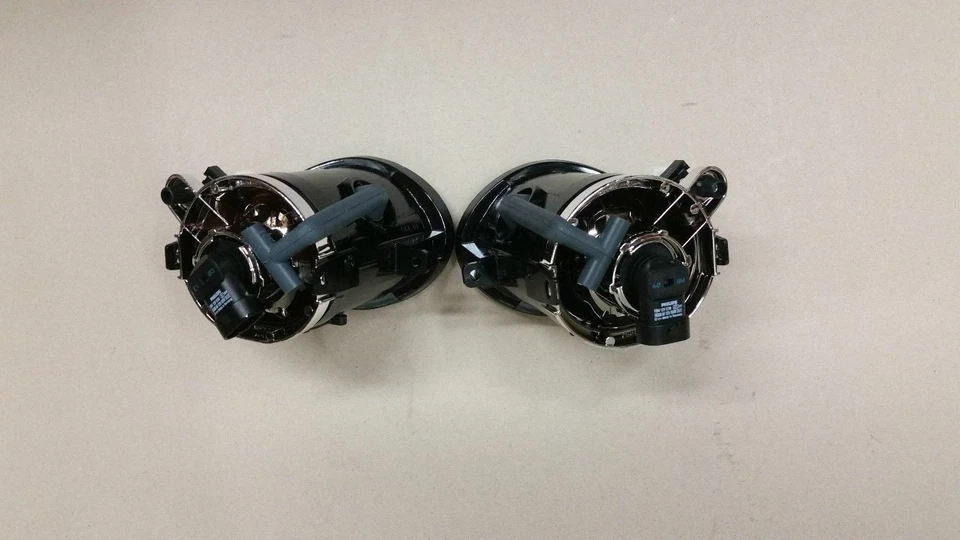 BMW 63177894017/018 E46 FOG LIGHT LAMP SET W/ POWER CABLE & COVER OEM 01-06 - Image 4 of 4