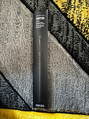 Morphe Vegan Pro Series V206 Vegan Eye Shadow Brush Black Model V206