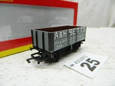 Hornby 00 Gauge 7 Plank Open Wagon A&H Betts 45 item R6590 (Z)