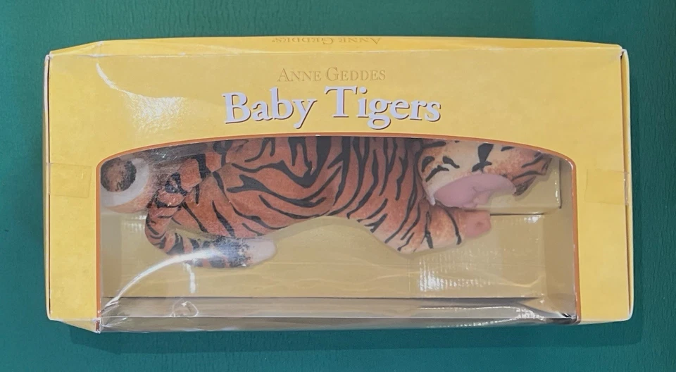 Muñeca bebé durmiente vintage Anne Geddes Baby Tiger 15" vinilo 2000 nueva de colección Foto 4 de 4