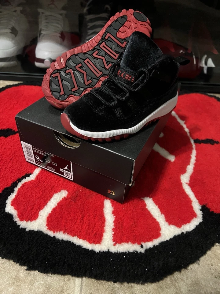 Jordan 11 Retro Niño Pequeño Talla 9C Terciopelo Criado Foto 3 de 3
