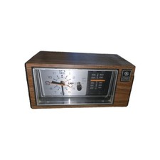 Vintage General Electric Alarm Clock AM/FM Radio GE 7-4550C TESTED AND WORKING