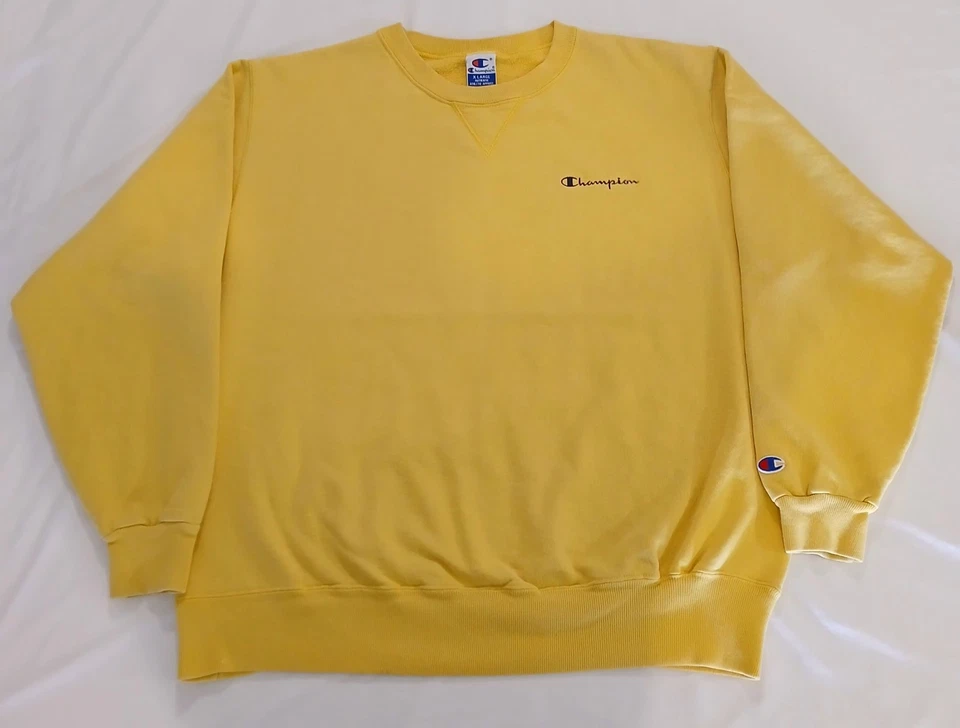 Moletom Vintage Champion XL Masculino Pulôver Amarelo Manga Longa Algumas Manchas - Imagem 2 de 4