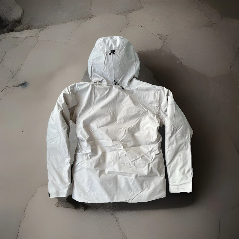 Authentic Arc'teryx Beta Down Insulated Jacket Goretex Message Size and Color! - Image 2 of 4