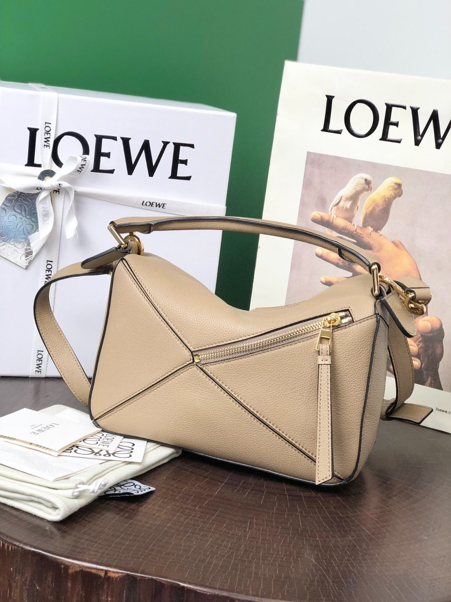 LOEWE ベージュ フリンジ ポンチョ 8018001422273_1.jpg?v=