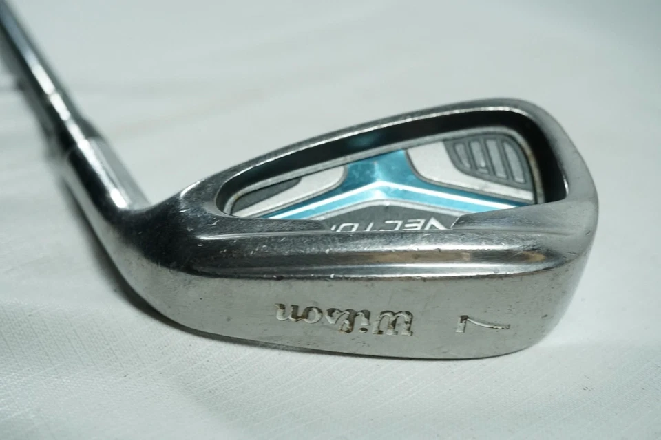 Wilson Vector 7 Iron / Ladies Graphite Shaft / New Grip - Image 3 of 4