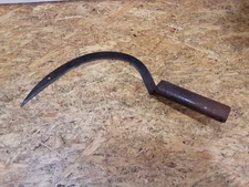 VINTAGE CHAMPION NO.1 1/2 TRUE TEMPER HAND SICKLE WEED HAY CUTTING FARM GARDEN 