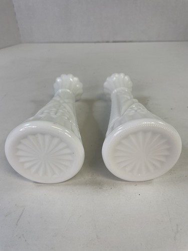 2 Vintage Anchor Hocking 6" Stars and Bars Milk Glass Flower Bud Vases Weddings - Picture 3 of 4