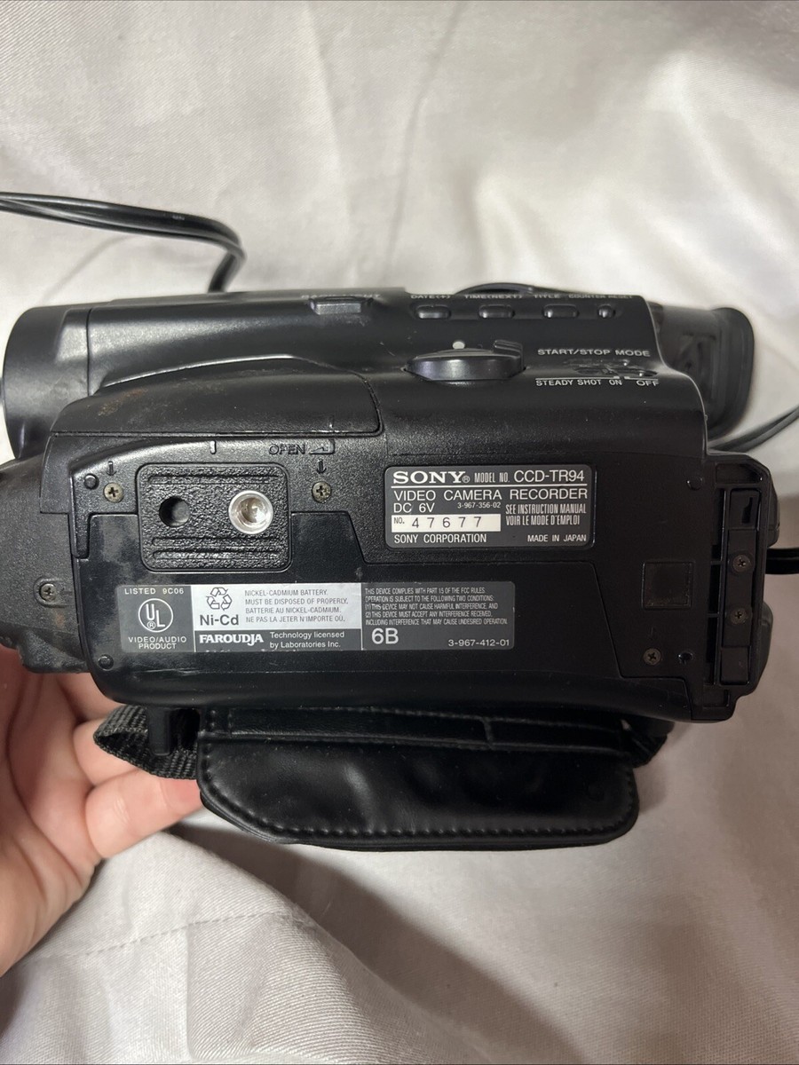 Sony SteadyShot Handycam Video 8 CCD-TR94 Camcorder With Charger