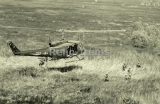 Vietnam War Picture Photo US Soldiers protection Huey Helicopter Vietnam 0559