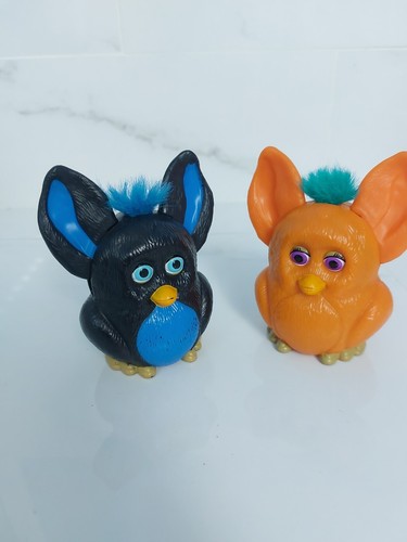Burger King 2er Set Furby Fast Food Spielzeug schwarz blau orange - 2005 - Bild 1 von 4