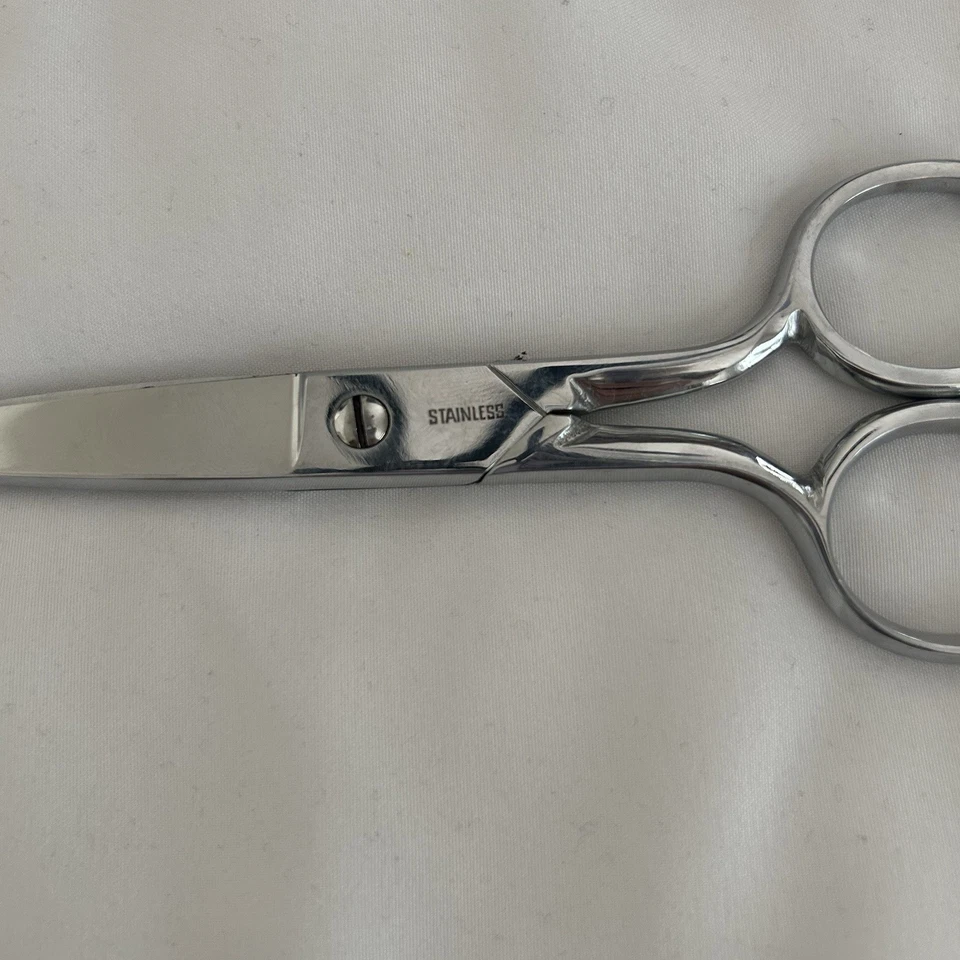 Vintage Stainless Button Hole Crafting Sewing Scissors - Image 4 of 4
