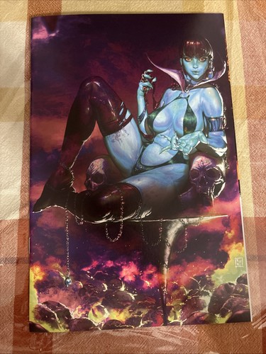 VAMPIRELLA DARK REFLECTIONS #5 VIRGIN EXCLUSIVE KYUYONG EOM VAMPIRELLA 1