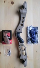 Hoyt Satori Riser 21" RH Buckskin W/ Extra R Core Walnut Grip And Carry Bag