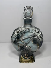 JIM BEAM Bourbon Whiskey Decanter 12in 4/5-quart 1965 Worlds Fair  Vintage 1964