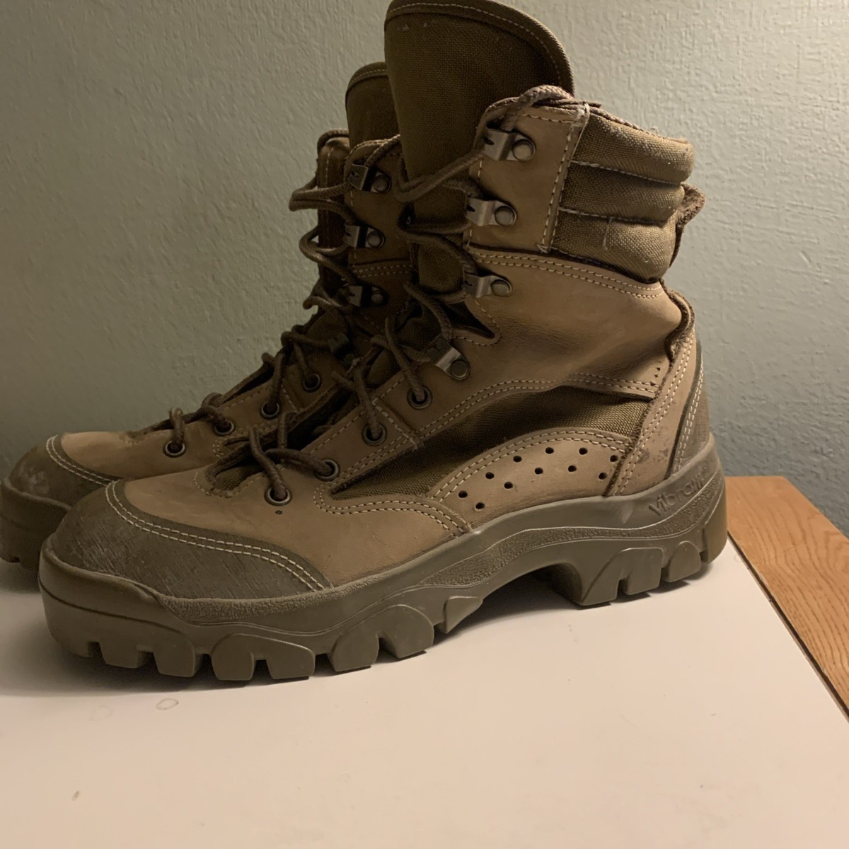 BATES E03612 HOT WEATHER MOUNTAIN COMBAT HIKER BOOT MCB RIGHT BOOT ONLY NM 32367 US Army Hot Weather Mountain Combat Boots (MCB), Coyote  main image 3