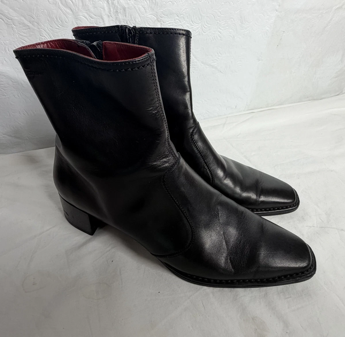 Once worn Salvatore Ferragamo Black Quarter Boots (9EE) in very good condition. Leather boots Salvatore Ferragamo Black size 9 UK in Leather  main image 3