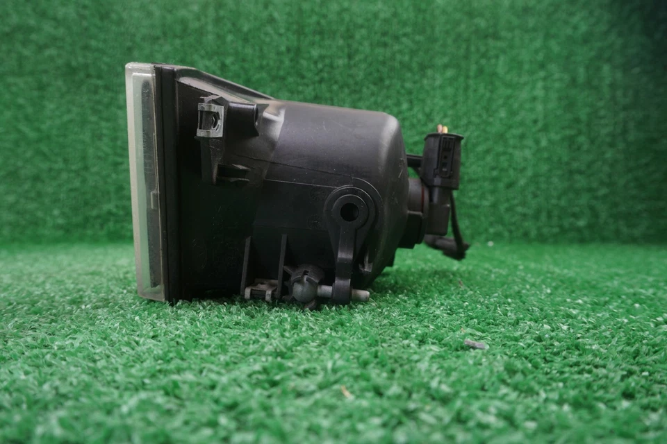 BMW 335i 2007 2008 2009 luz antiniebla izquierda del lado del conductor OEM Foto 2 de 4