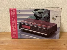 Soundesign 1980’s Vintage Alarm Clock Radio 3620WAL Mint New In Original Box