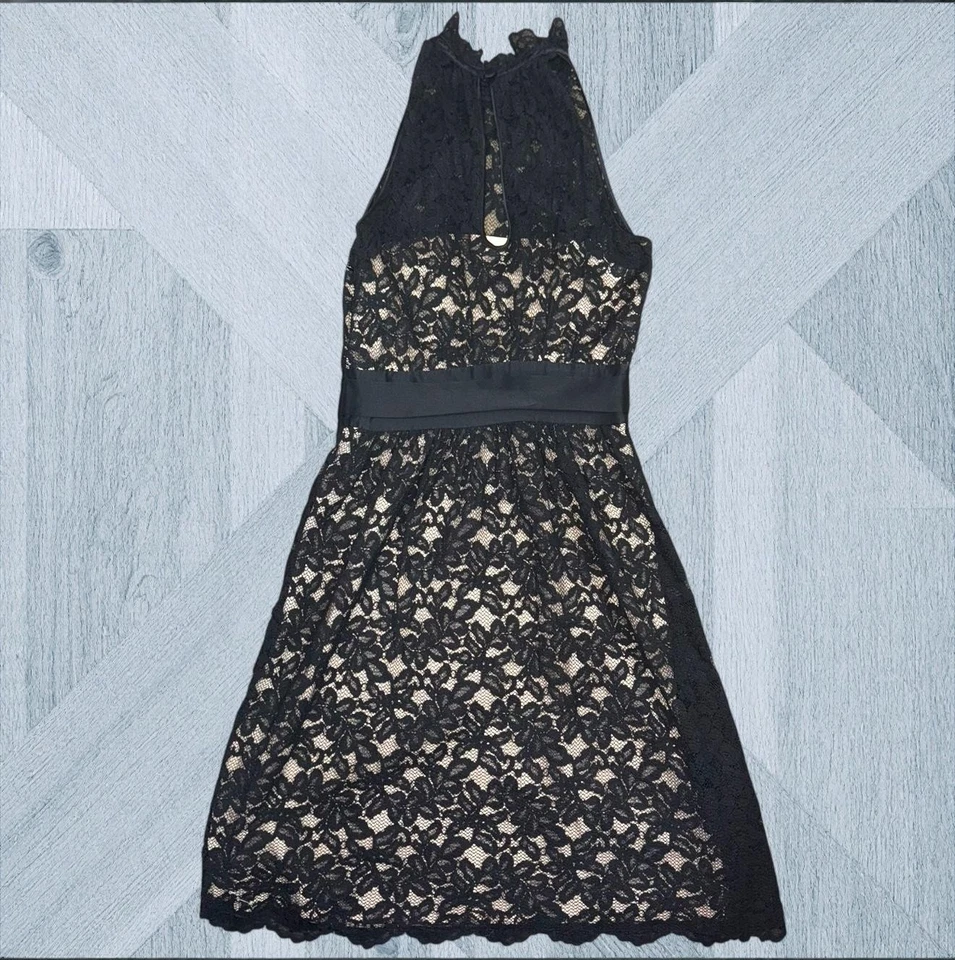 Vestido halter Banana Republic para mujer 0 negro tostado floral encaje noche fiesta Foto 2 de 4