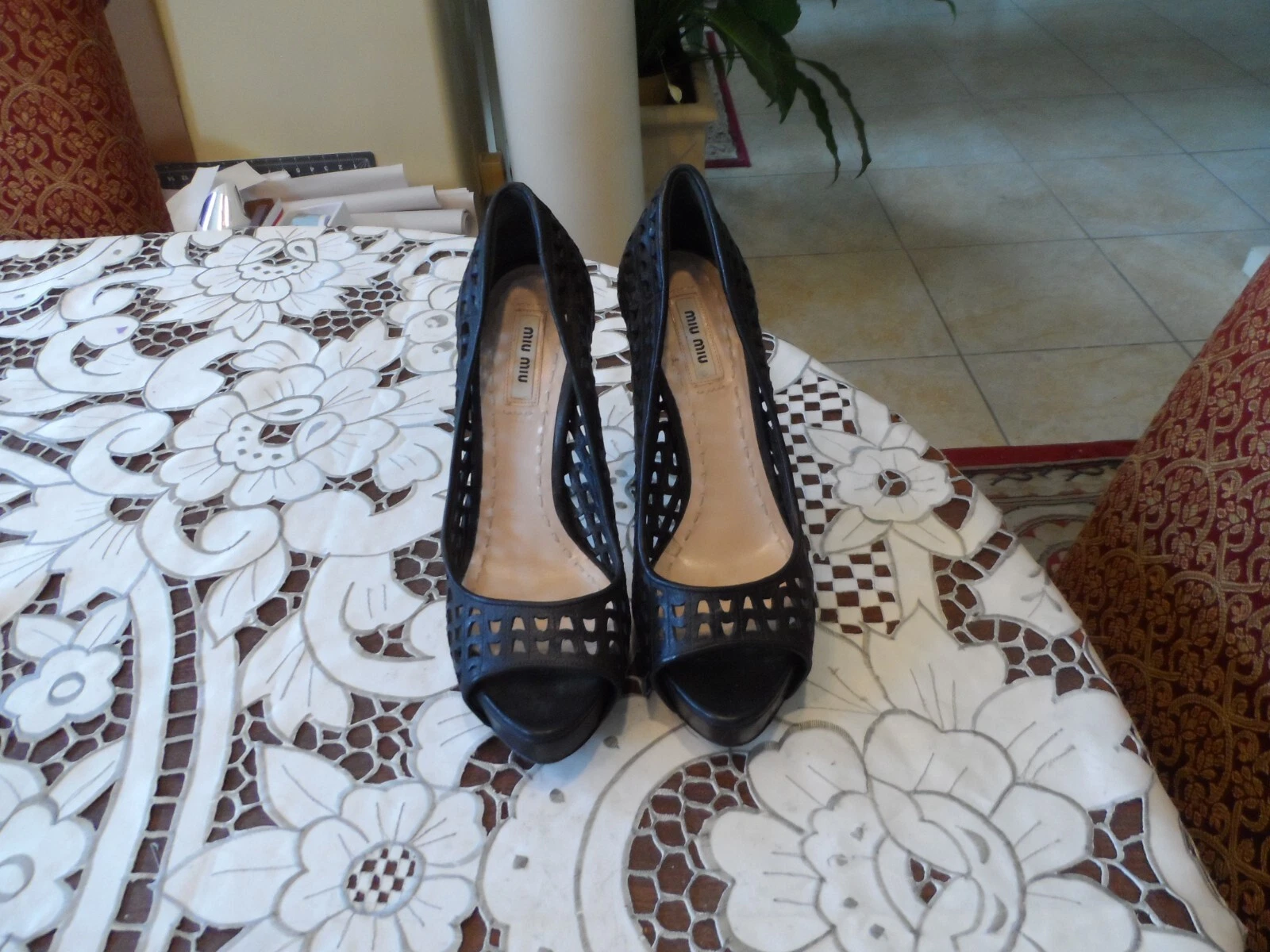 MIU MIU Décolleté Miu nere forate in pelle tacchi punta aperta taglia 38 5 8 5