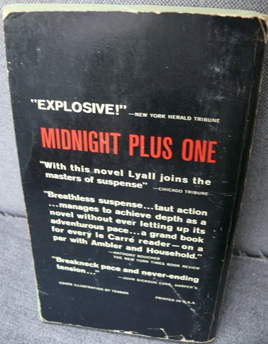 Midnight Plus One by Gavin Lyall - Vintage Paperback - April 1966 1st Print - Picture 2 of 5