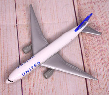 Realtoy United Airlines Boeing 777-222(ER) N209UA Airplane Diecast  READ