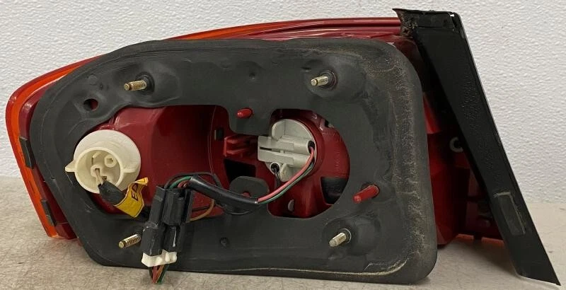 2004-2006 Kia Amanti Passenger Tail Light Quarter Panel Mounted OEM - Изображение 2 из 2