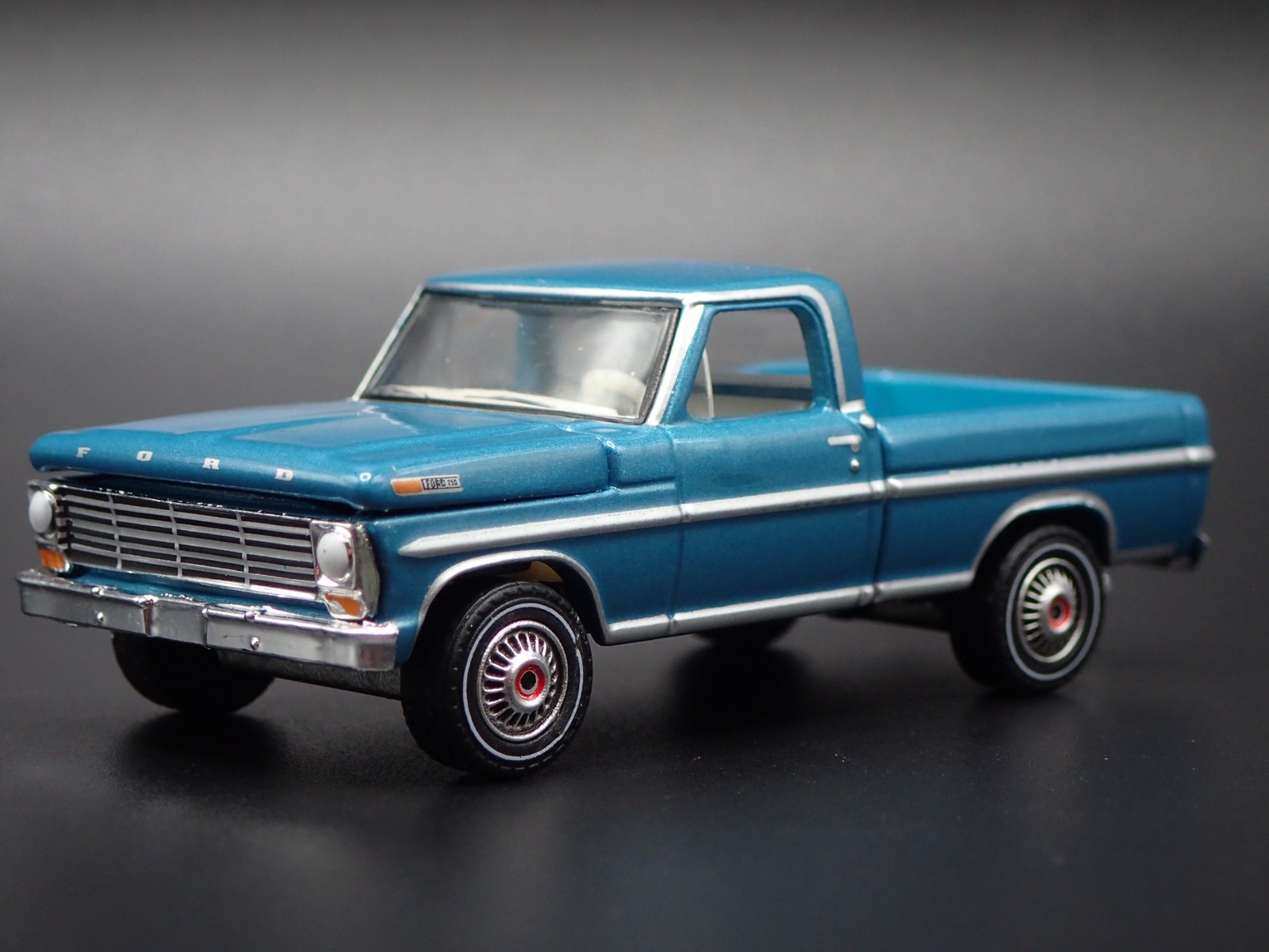 1967 67 FORD F100 SHORTBED PICKUP TRUCK W HITCH 1:64 SCALE D