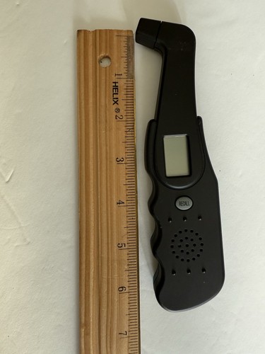 Rare.RadioShack digital tire pressure gauge 63-1205. Speaks In English/Spanish. - Bild 4 von 7