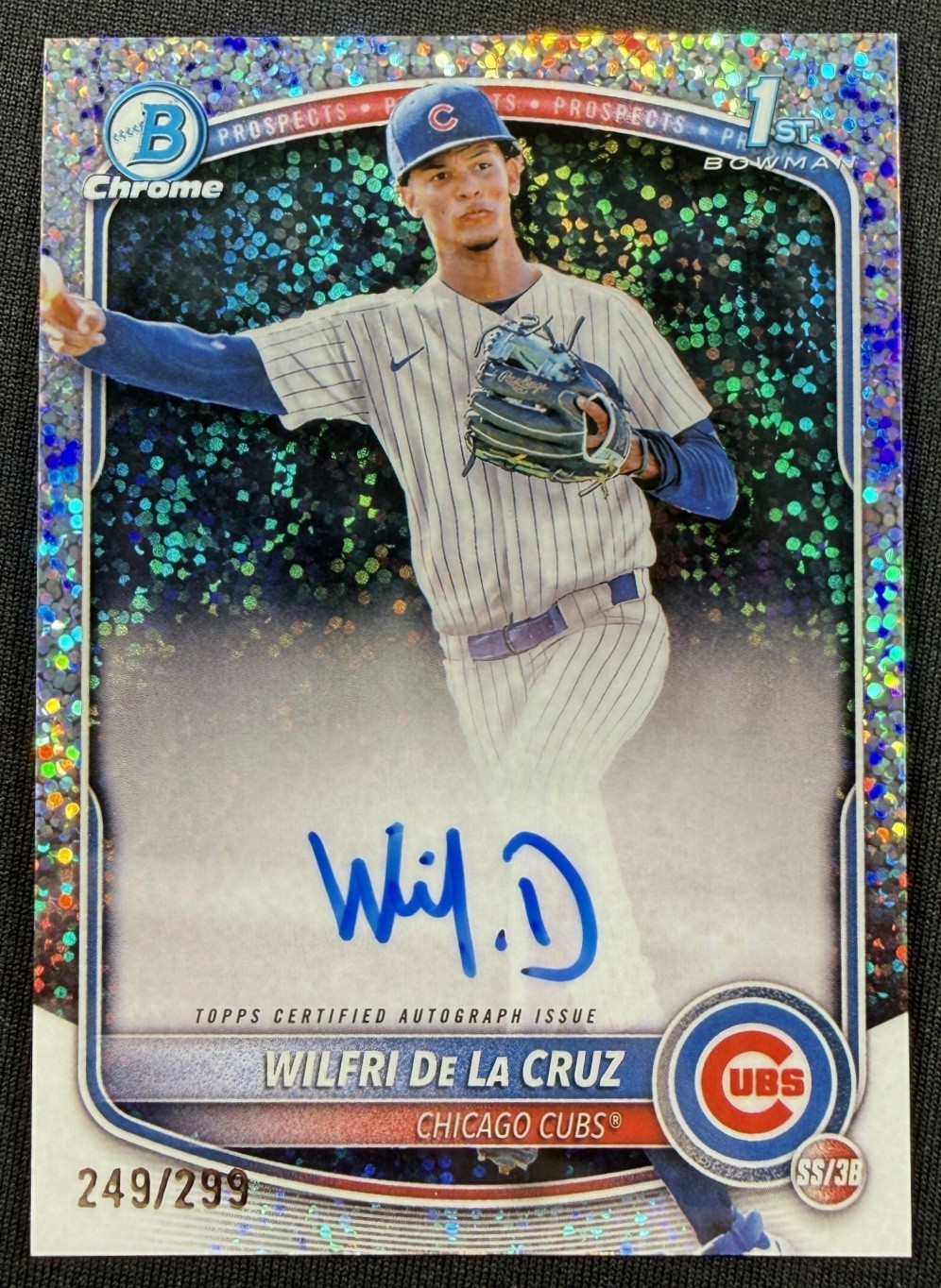 2025 Bowman Chrome Wilfri De La Cruz 1st Chrome Speckle Refractor Auto /299