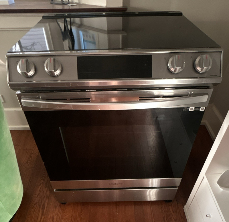 Samsung Freestanding Smooth Top Radiant Convection Range 6.3 cu ft DG9001273A