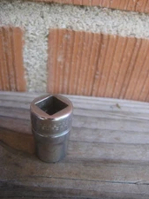 3/8" Drive x 11MM Size * INDESTRO SUPER * 1970s Metric Socket 46011 & 12 Pt USA