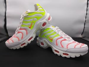 nike air max plus hot punch