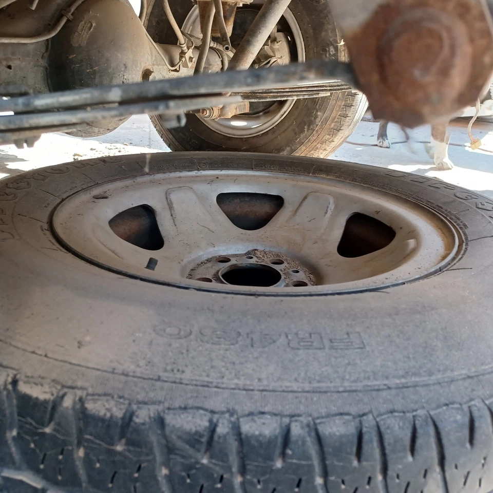 89 ISUZU AMIGO PAR DE MUELLES DE HOJA TRASEROS 4X2 USADOS Foto 3 de 4