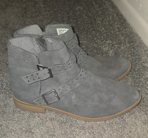 American Eagle Outfitters Booties Size 11 Grey Faux Suede Silver Buckles - Picture 4 of 9