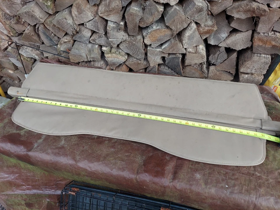 Ford Escort Wagon—Retractable Rear Cargo Shade Pull Cover Foto 3 de 4