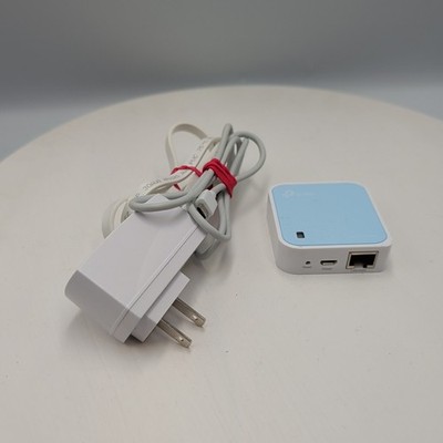 TP LINK TL WR802N 300Mbps Wireless N Nano Router Travel Size Used White