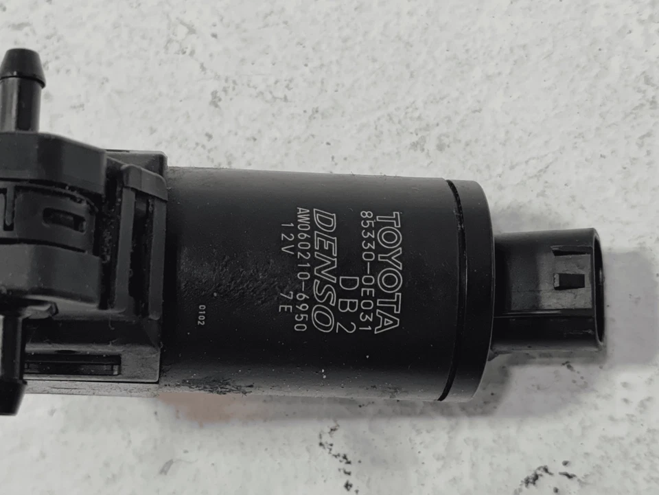 Toyota RAV4 2019-2025 parabrisas lavadora depósito bomba OEM Foto 3 de 4