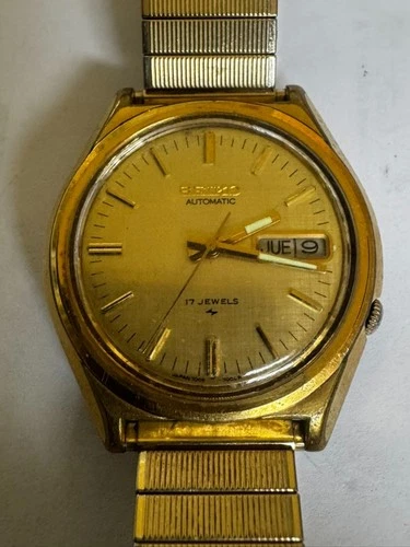 Vintage Seiko 7009-7009 Day Date 17 Jewels Automatic Watch