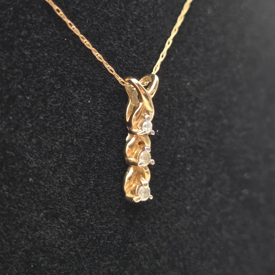 Collar Colgante Estilo 3 Piedras Oro Amarillo 10k Pasado Presente Futuro 1/10 CTTW Foto 3 de 4