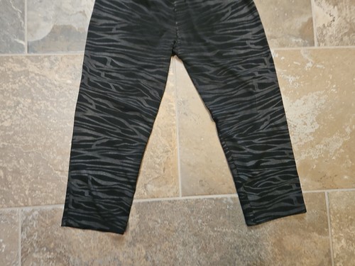 Under Armour Heat Gear Girls Black Striped Fitted Leggings sz YMD - Medium - Picture 9 of 11