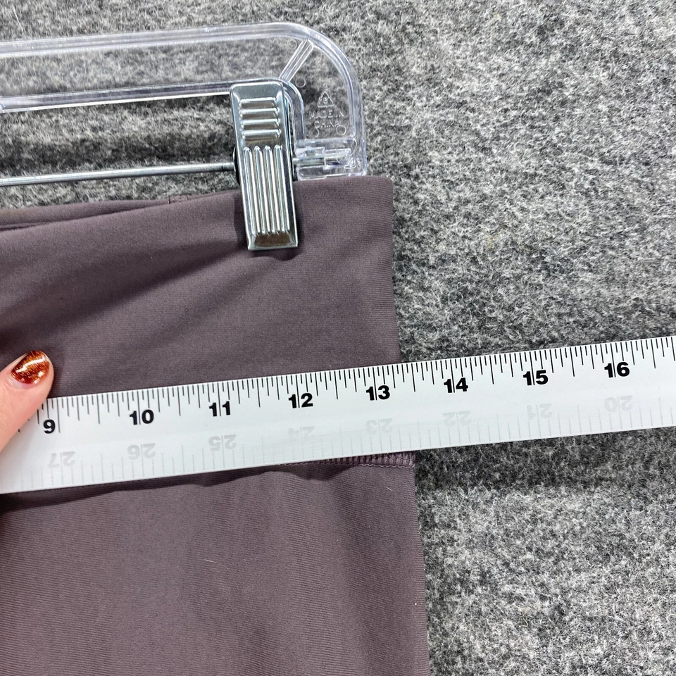 Leggings femininas Under Armour M cinza médio ajustado cintura média puxar Capri casual - Imagem 3 de 4