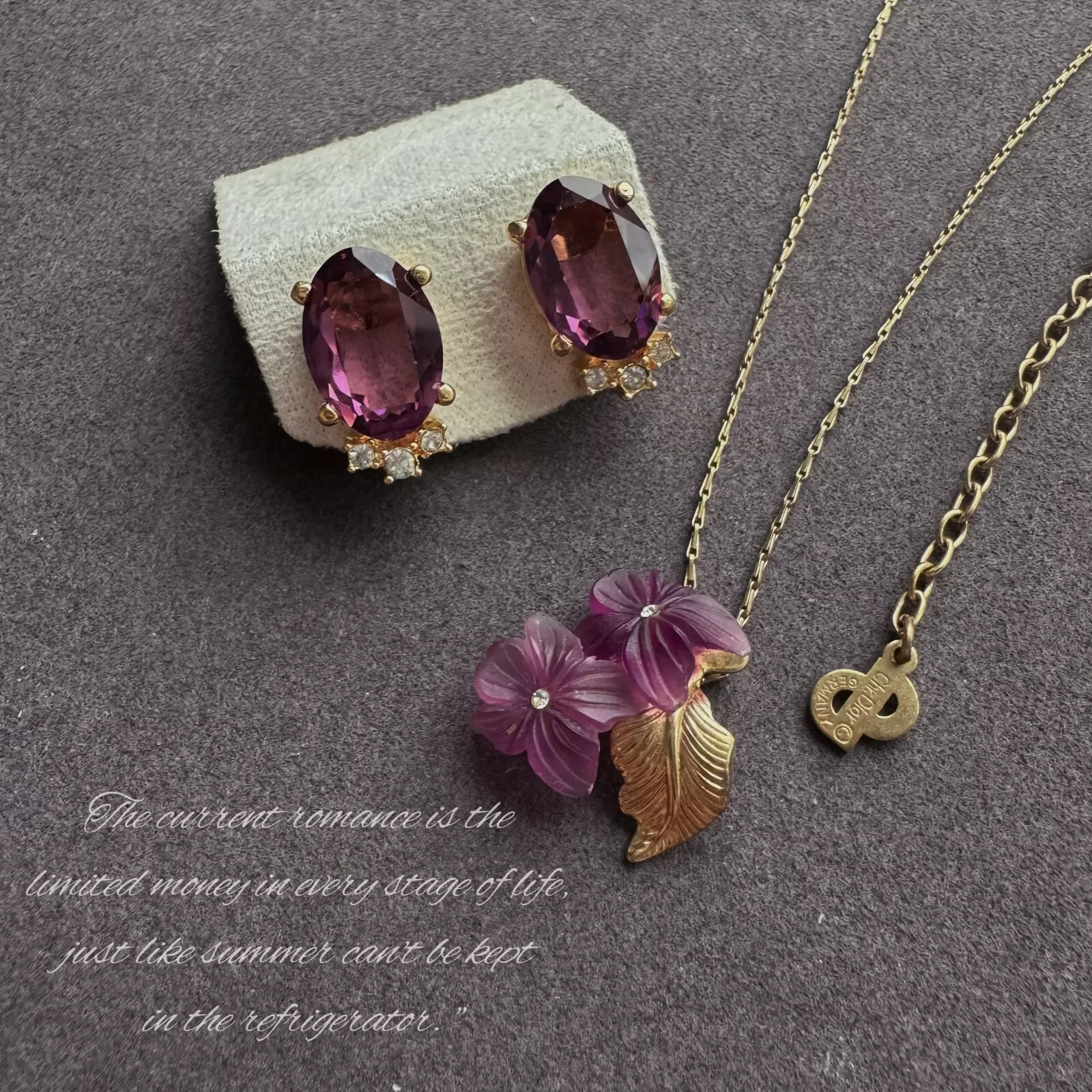 lot de boucles d'oreilles collier cristal violet vintage Chiristian Dior signé