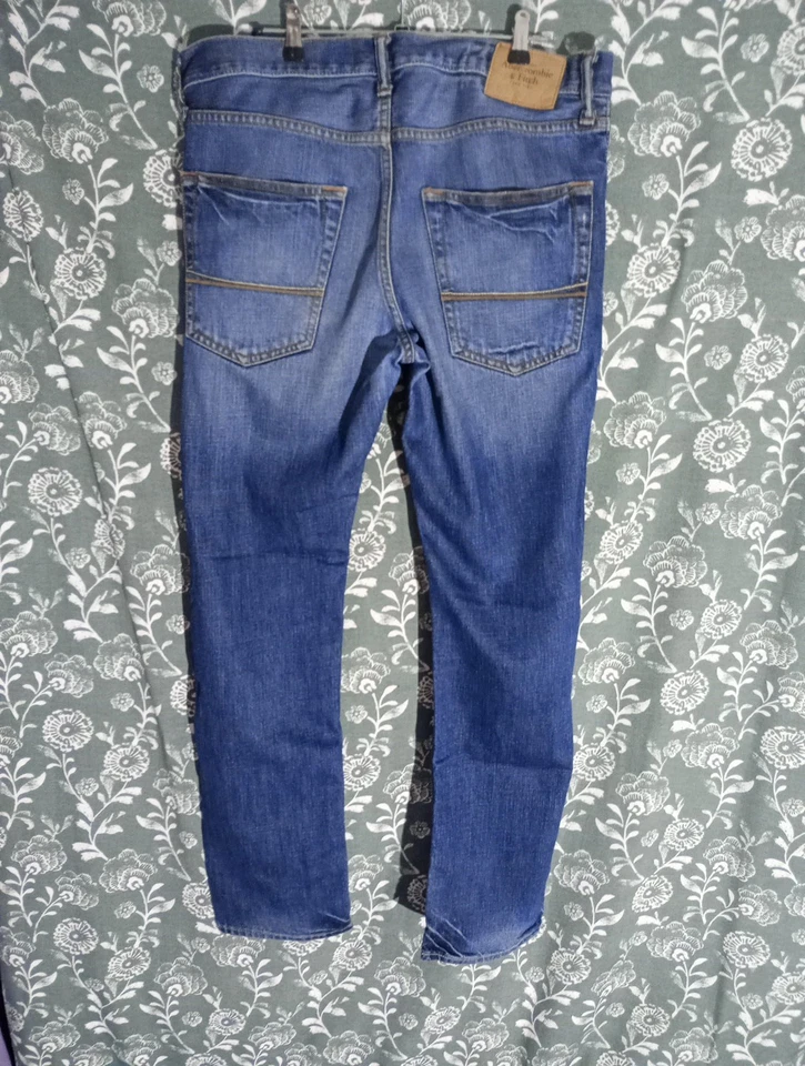 Mens Abercrombie And Fitch Blue Straight Jeans. W32 L32. Button Fly - Image 2 of 4
