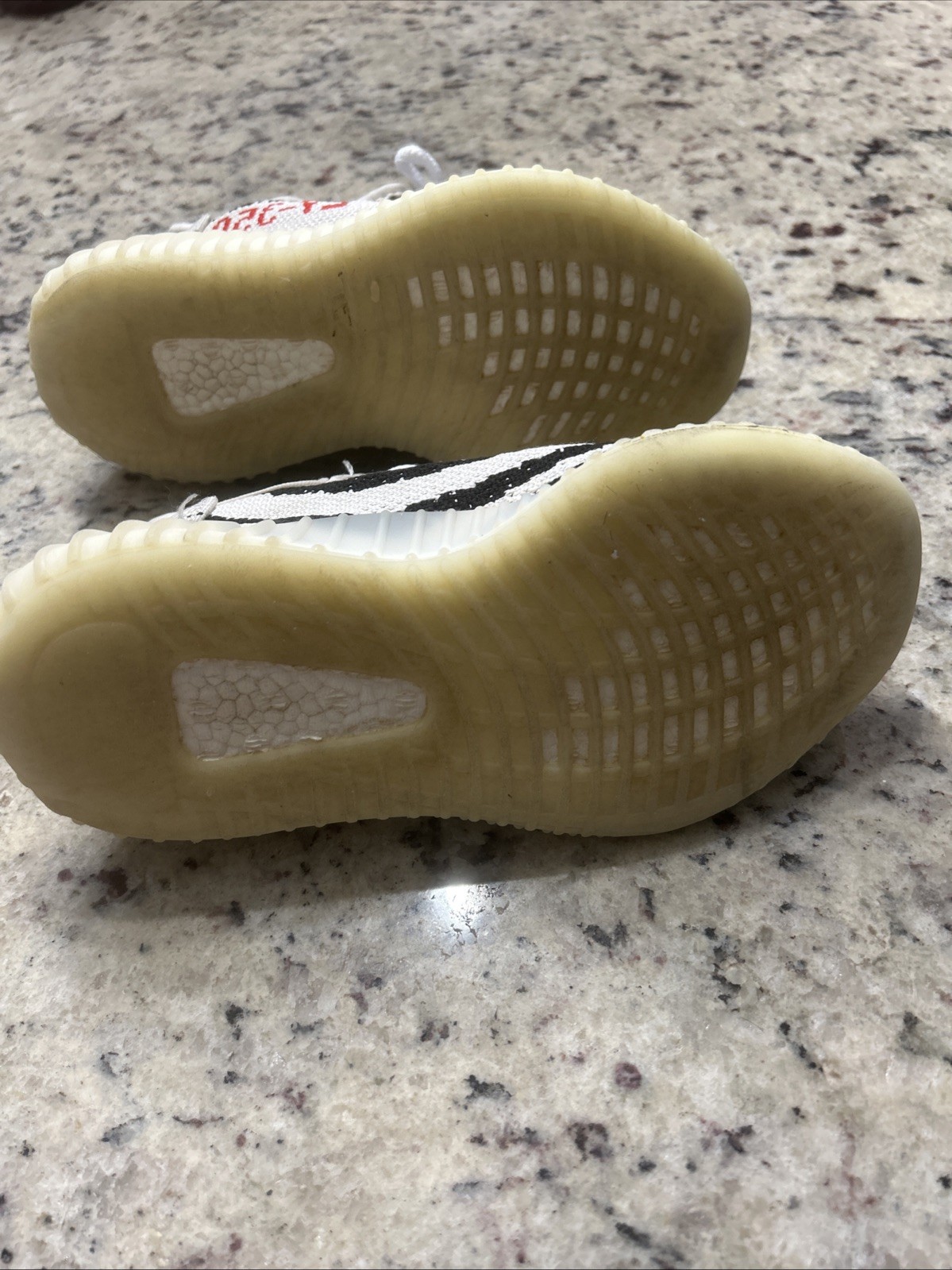 adidas Yeezy Boost 350 V2 Zebra Size 4Y thumbnail 6
